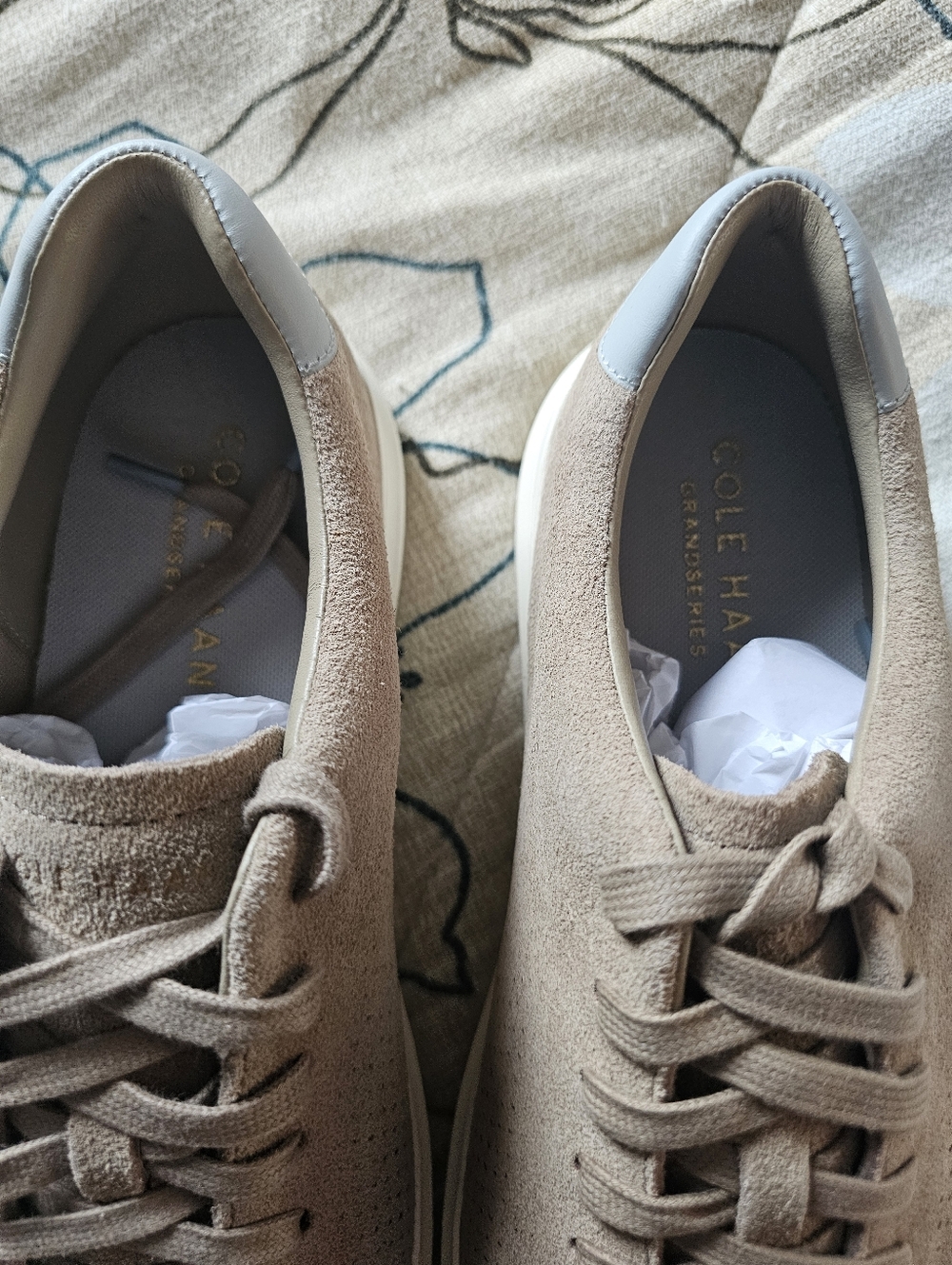Men's 11 Cole Haan Suede Sneakers in Light Tan - Picture 9 of 10